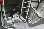 公交好司機飛身獨擒賊