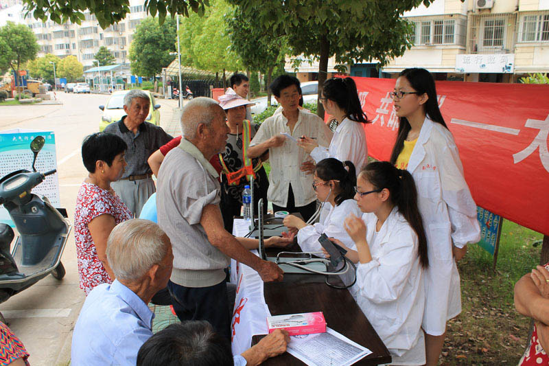 �F(tu��n)�(du��)�ɆT���M(f��i)����^(q��)����y��Ѫ�����ܵ����񂃵�ٝ�p������ϣ�����Զ��һЩ�@�ӵĻ��(d��ng)��